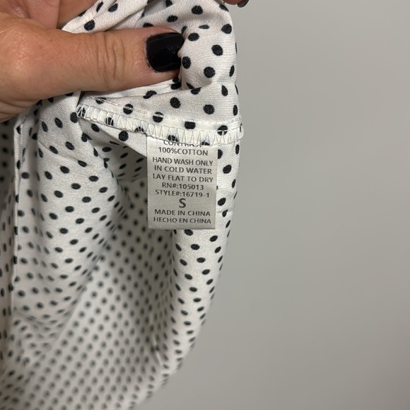 New with tags. Size small blouse - Picture 6 of 7